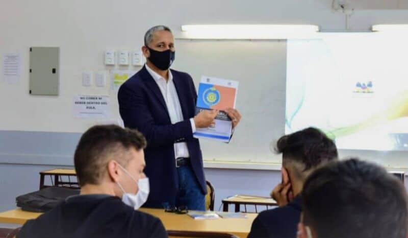 Posadas: brindaron un taller sobre Derechos y Garantías Constitucionales a estudiantes de la Epet 34