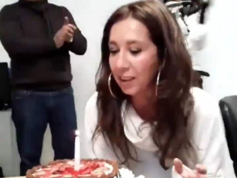 Grabaron a una concejal electa de Salta manejando borracha y sentada sobre un hombre