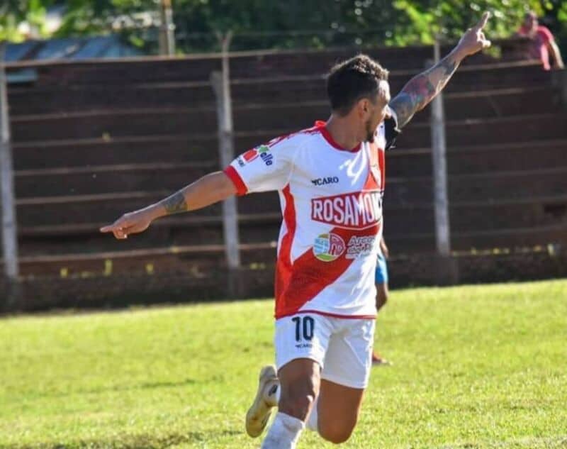 Guaraní y Mitre comenzaron con el pie derecho su participación en el Regional de fútbol