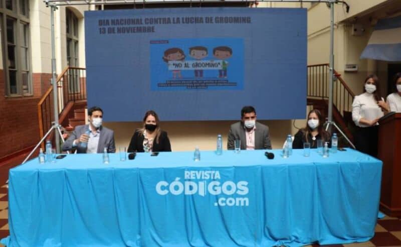Realizaron jornada de concientización sobre delitos contra el Grooming en el Instituto Santa María de Posadas