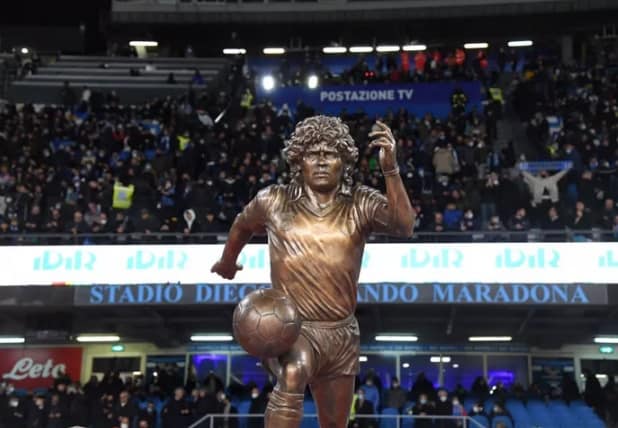 Emotivo homenaje del Napoli de Italia a Diego Maradona