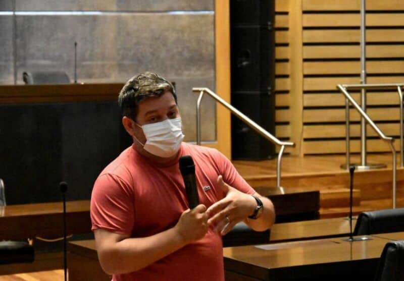 Institución educativa del barrio Yacyretá de Posadas realizó una visita guiada en la Legislatura 2 4 - Recorrido en la Legislatura 2 - 3