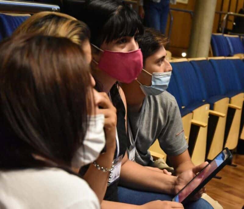 Institución educativa del barrio Yacyretá de Posadas realizó una visita guiada en la Legislatura 8 16 - Recorrido en la Legislatura 8 - 15