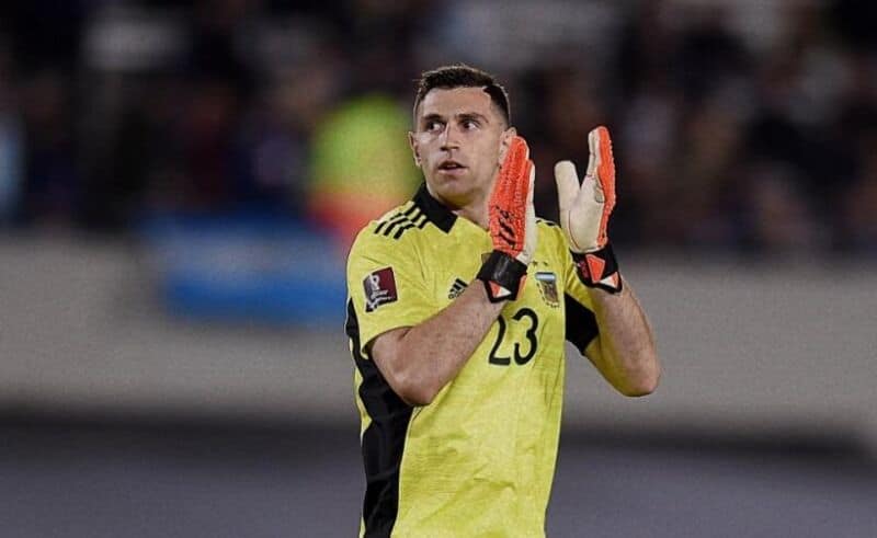 Dibu Martínez: "Este equipo tiene unos huevos bárbaros"