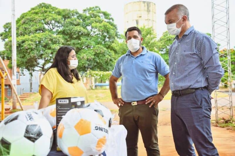 Posadas: nueva entrega de insumos a beneficiarios del programa “Empecemos de Nuevo” 5 10 - entrega de insumos 6 - 9