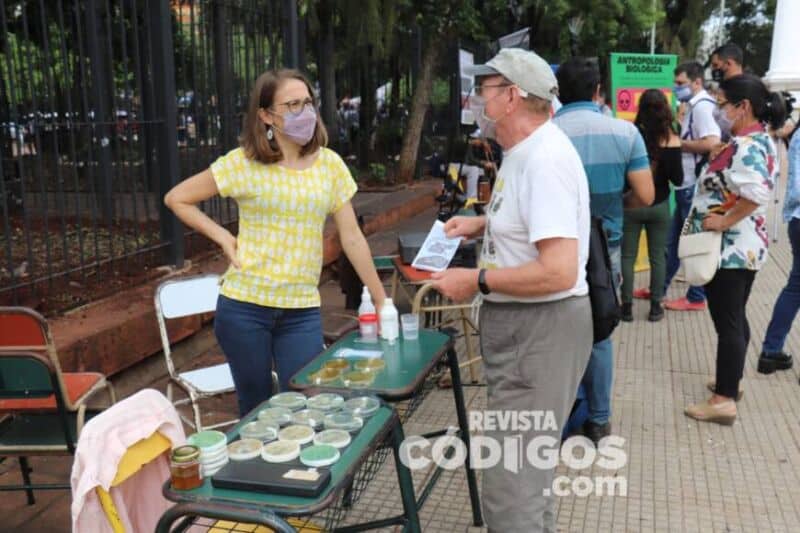 Semana de la Ciencia y la Tecnología: Kermes Científica IV en la plaza 9 de Julio 2 4 - kermes cientifica 2 - 3