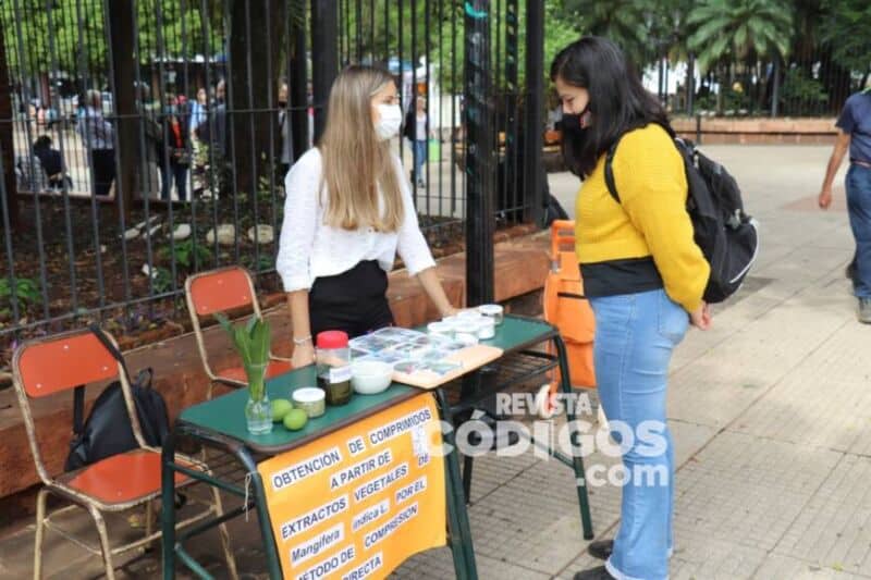 Semana de la Ciencia y la Tecnología: Kermes Científica IV en la plaza 9 de Julio 5 10 - kermes cientifica 5 - 9