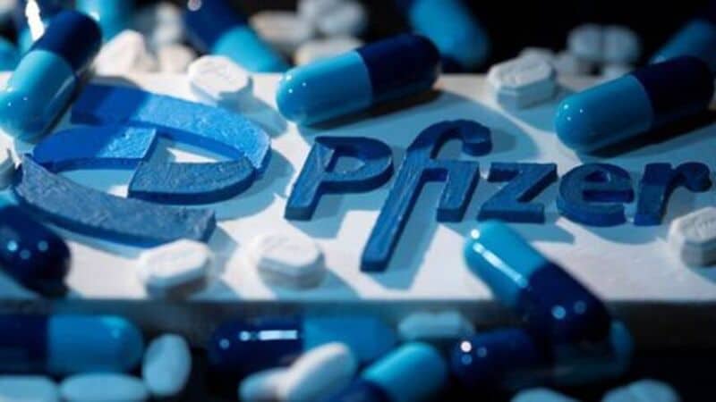 Pfizer anunció que liberará la patente de su píldora contra el Covid-19 que reduce casi 90% el riesgo de hospitalización