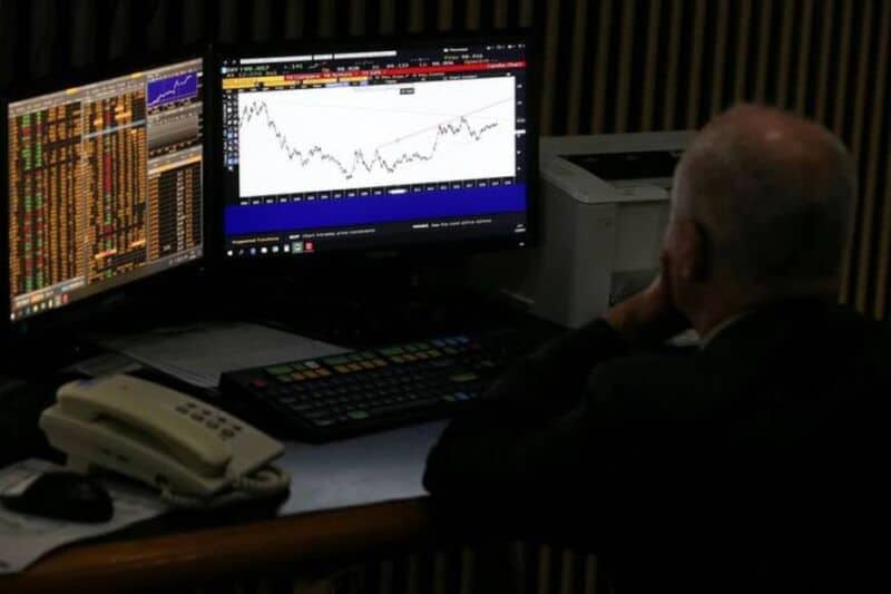 El riesgo país superó los 900 puntos por primera vez en cinco meses