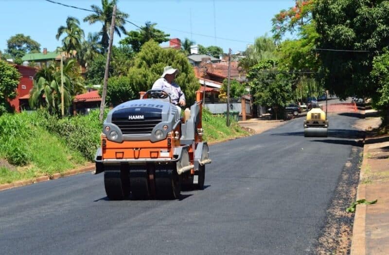 Municipales ejecutaron más de 50 cuadras de asfalto sobre empedrado en Posadas