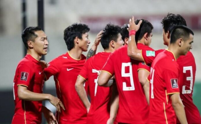 China prohíbe a jugadores de la selección de fútbol hacerse tatuajes