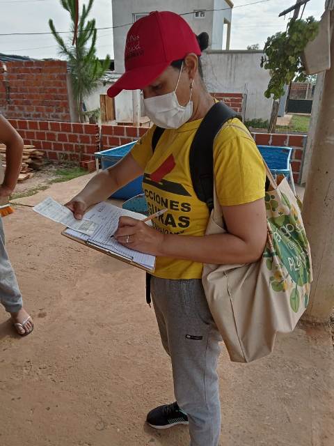 “Toco tu puerta” continúa vacunando y reforzando acciones contra el dengue