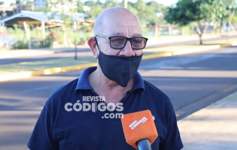 Carlos Herrera, el colectivero que se jubiló tras 26 años de servicio y fue agasajado por familiares y amigos
