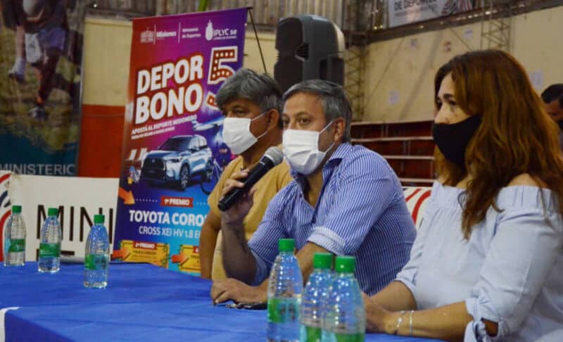 Entregaron Deporbono 5 a entidades deportivas de Posadas
