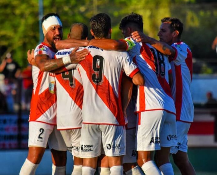 Guaraní pisó fuerte en Corrientes y venció 2-0 a Comunicaciones de Mercedes por el Regional