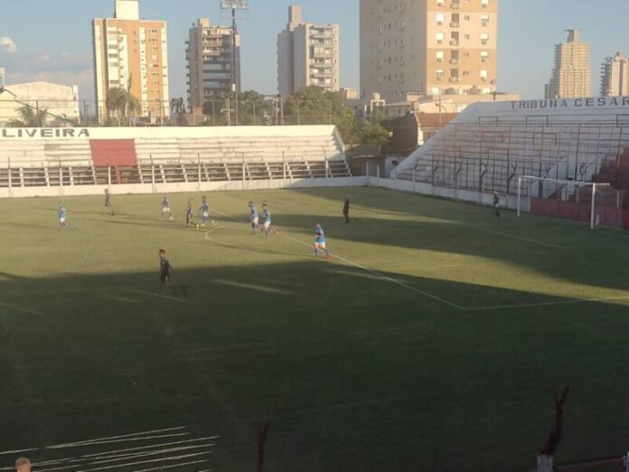 Regional Amateur: Mitre perdió 2-0 frente a Victoria y está obligado a ganar en Corrientes