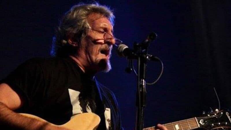 El duro momento de Gustavo Bazterrica, histórico guitarrista de Los Abuelos de la Nada: "Estoy en la calle"