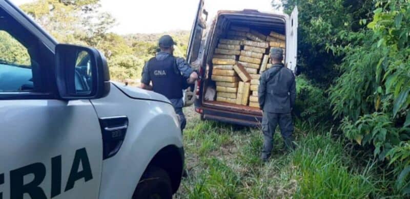 Misiones: gendarmes hallaron casi 4 toneladas de marihuana tras una persecución