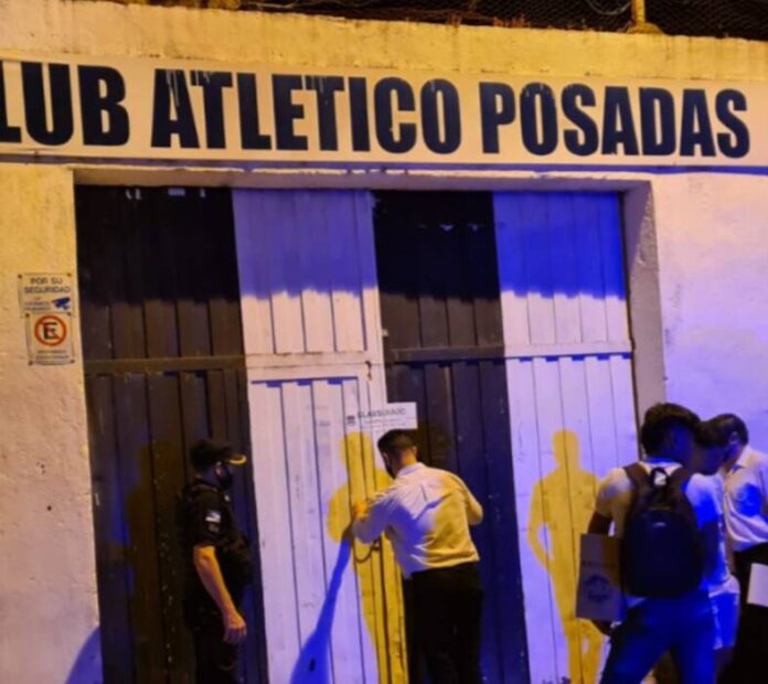 Clausuraron el Club Atlético Posadas tras una fiesta clandestina de alrededor de 500 personas