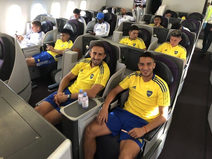 Boca partió hacia Arabia Saudita para enfrentar a Barcelona