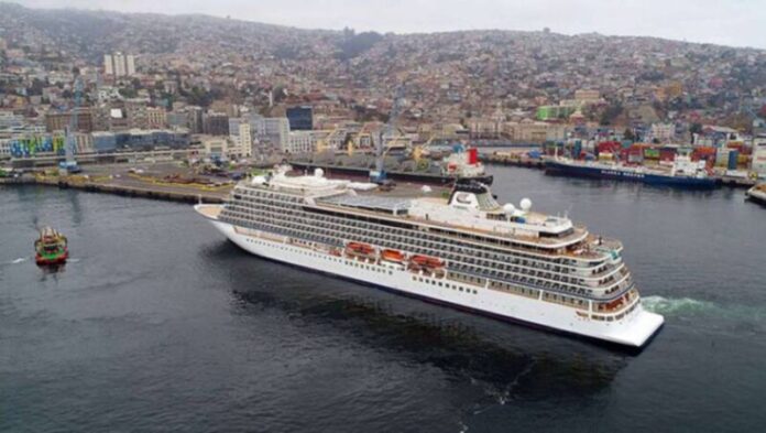 Alerta en alta mar: un crucero con tres casos positivos de Covid-19 viaja hacia la Argentina
