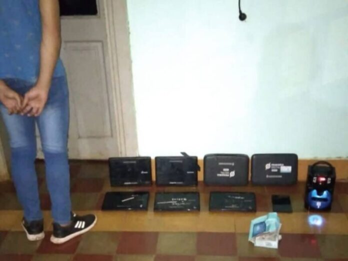 Itacaruaré: robaron diez notebooks y tres tablets en una escuela y hay un detenido