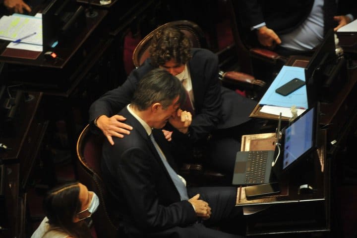 Esteban Bullrich dejó su banca en el Senado y se despidió con un emotivo discurso