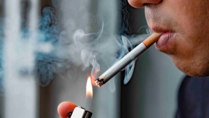 Aseguran que los hijos de fumadores tienen cuatro veces más probabilidades de empezar a fumar