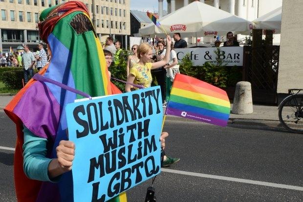 Mundial de Qatar: permitirán a la comunidad LGTBI asistir pero prohibiendo "muestras de afecto"