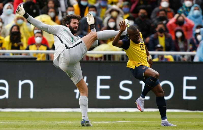 Ecuador, dirigido por el argentino Guastavo Alfaro, empató con Brasil y se acerca a Qatar 2022