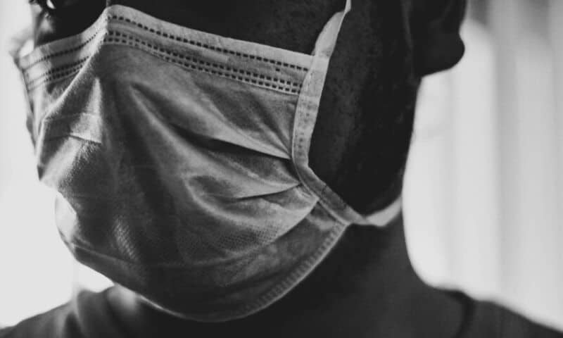 Por qué los especialistas empiezan a ver el fin de la tercera ola, pese al aumento de la ocupación de camas y de muertos