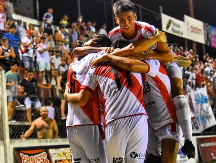 Con un gol de Barinaga sobre la hora, Guaraní venció 2-1 a Alianza San Jorge por la ida de las semis del Regional