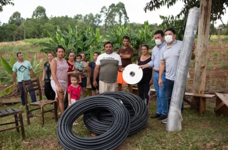 El IFAI entregó insumos a productores de San Pedro y firmó convenio de cooperación