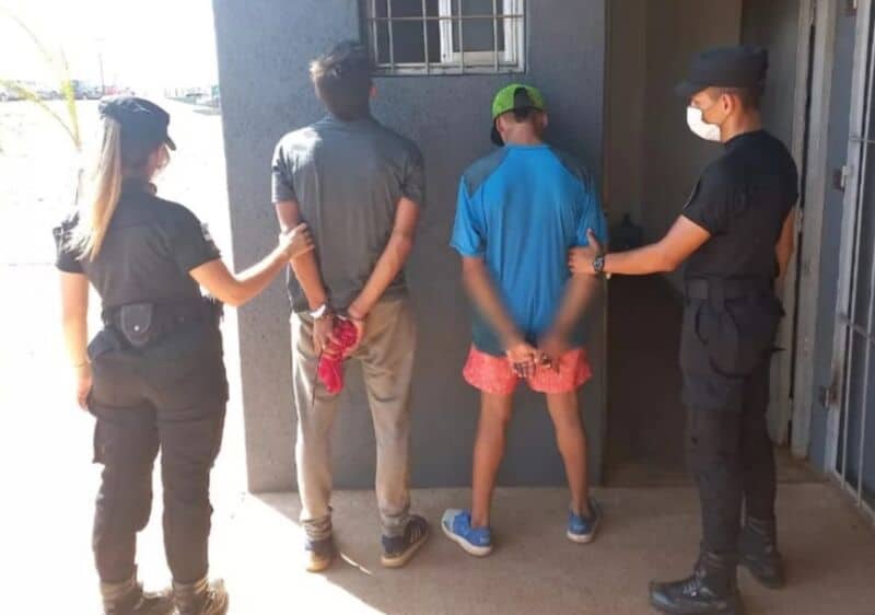Detuvieron a jóvenes que intimidaban a las personas a punta de cuchillo en Posadas