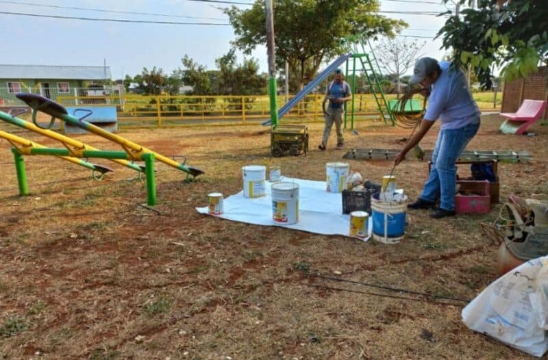 Mejoran una plaza e instalan reductores de velocidad en el barrio Misionerita de Posadas