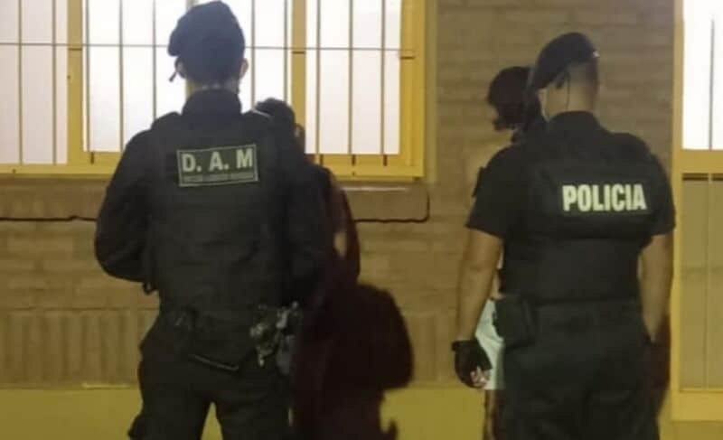 Un detenido y un menor demorado por intentar robar un televisor del interior de una vivienda en Posadas