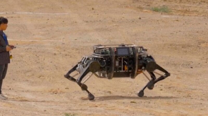 En China desarrollan el robot biónico cuadrúpedo más grande del mundo para complejas misiones militares