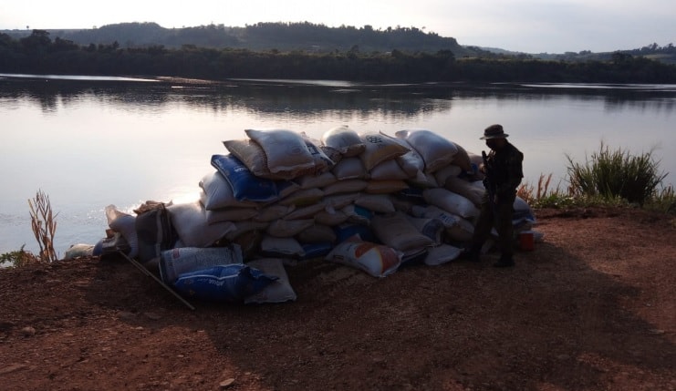 Nuevo golpe al contrabando en El Soberbio: decomisaron 10 toneladas de soja ilegal en cercanías al río Uruguay