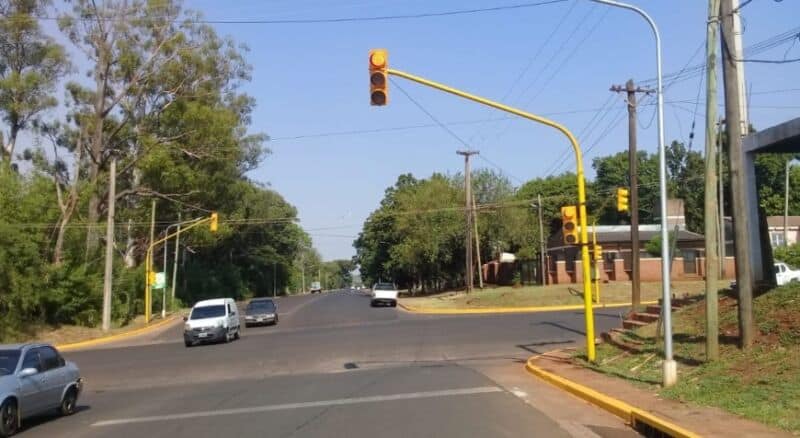 Instalaron nuevo semáforo en el cruce de Bustamante y Zapiola de Posadas