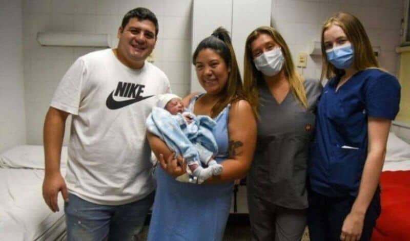 La primera bebé de 2022 en Argentina se llama Teresita y nació en Santiago del Estero