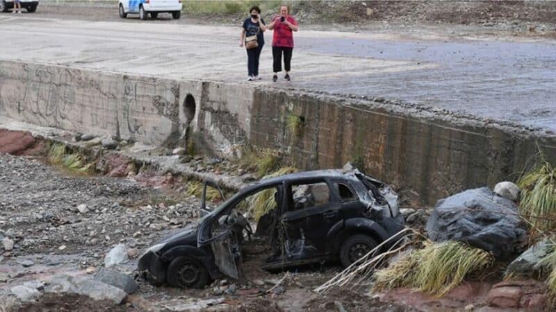 Tragedia en Mendoza: un hombre y sus hijos de 6 y 11 años murieron al ser arrastrados por un alud