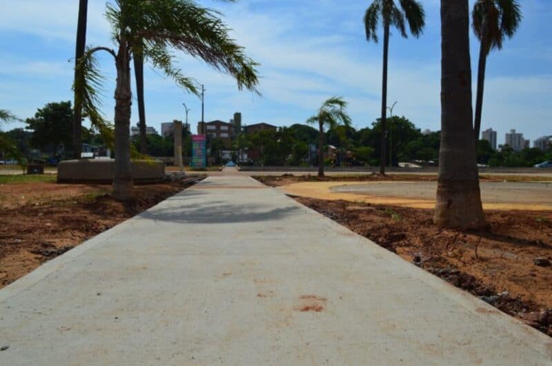 Playa de El Brete: construyen una rampa para personas con discapacidad