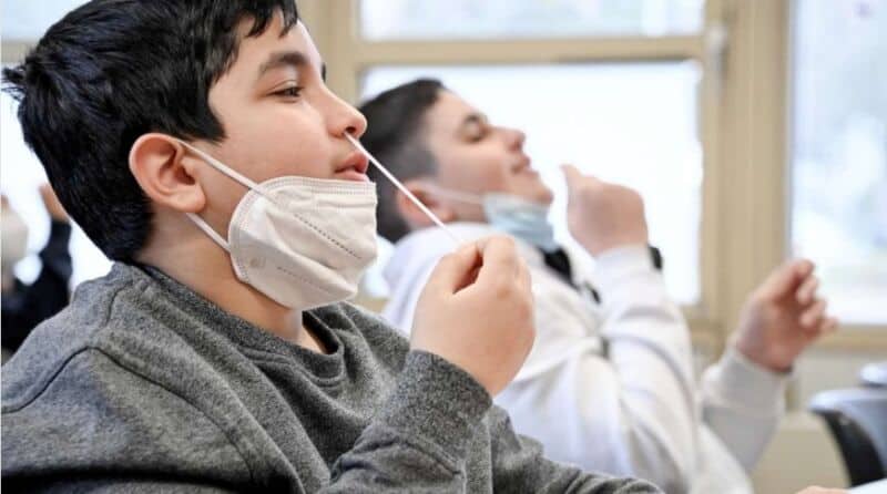 La OMS aseguró que tras Ómicron es “plausible que termine la pandemia”