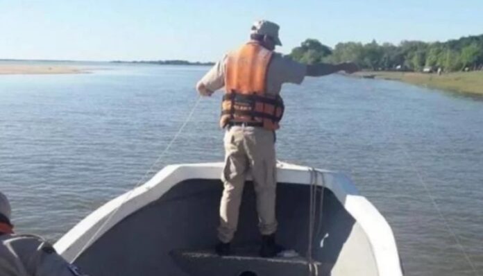 Corrientes: joven murió ahogado en el Paraná al buscar una zapatilla
