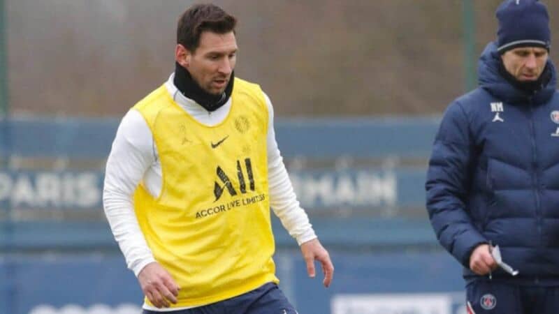 Messi volvió a entrenarse y prepara su regreso después de un mes