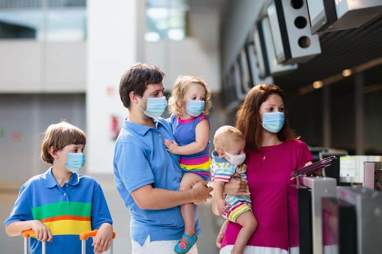 Covid-19: un estudio asegura que la vacunación de los padres pueden evitar que sus hijos se infecten