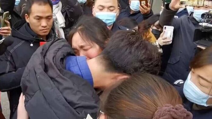 China: fue secuestrado cuando tenía 4 años y se reencontró con su madre después de tres décadas