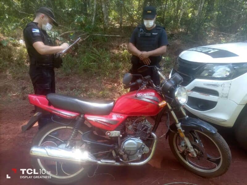 Secuestraron bidones de combustibles en El Alcázar y en Garuhapé incautaron una motocicleta