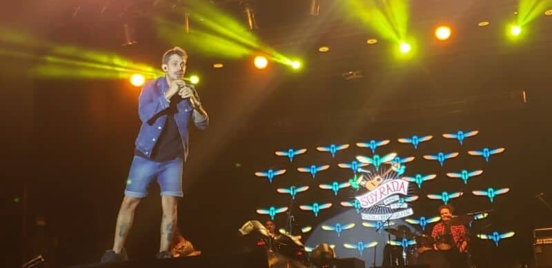 “Soy Rada” hizo reír a los posadeños con su show de música y comedia