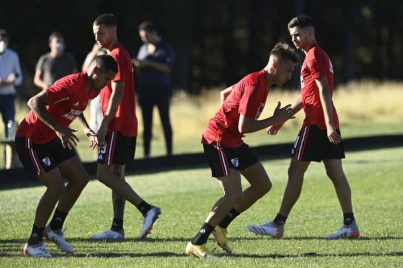 En plena pretemporada, el plantel de River suma dos caras conocidas a los trabajos